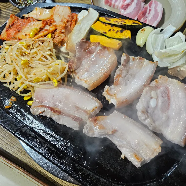 덕이꿀꿀이 대표 사진