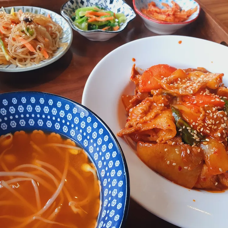 지금나와 여기가자 대표 사진