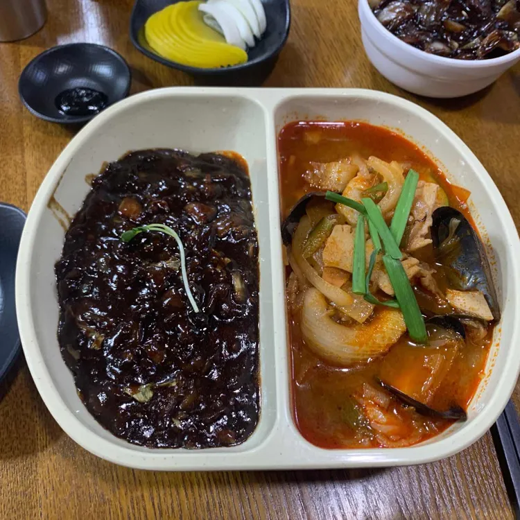 신자금성 대표 사진