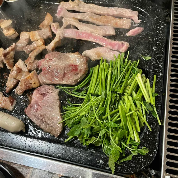 돼지꿀꺽 대표 사진