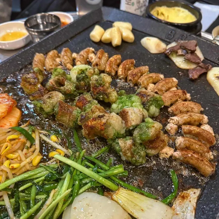 구들짱 황소곱창 대표 사진