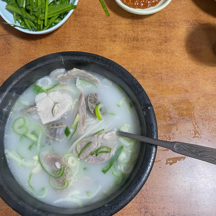 소나무돼지국밥 대표 사진
