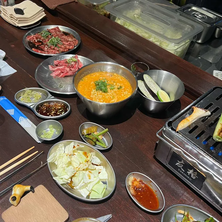 우격 대표 사진