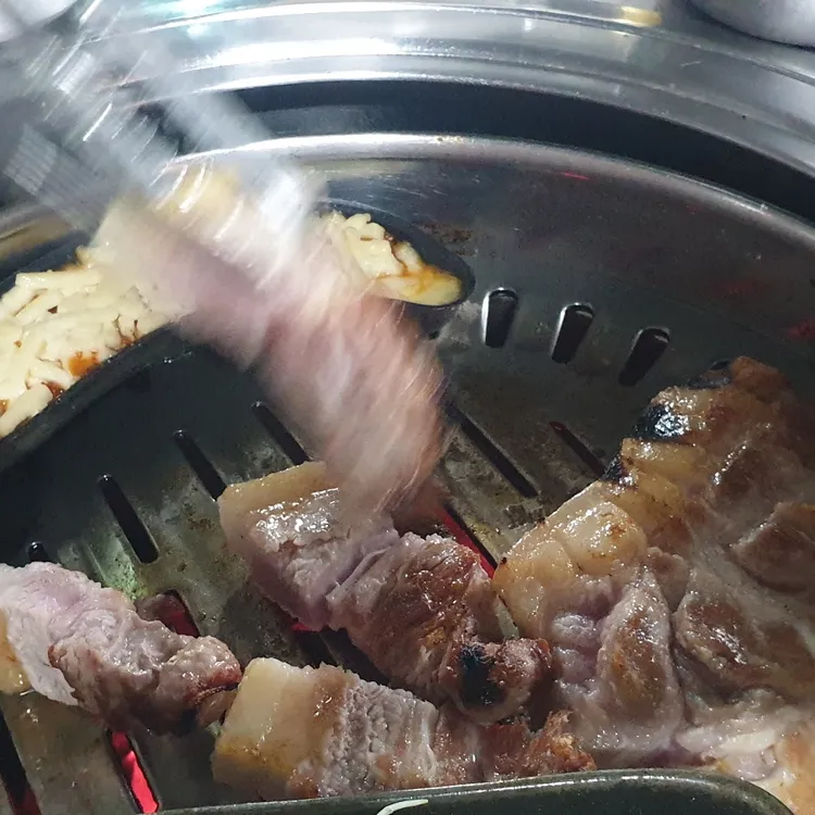 제주토종흑돼지 대표 사진