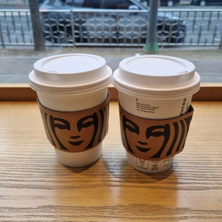 스타벅스 대표 사진