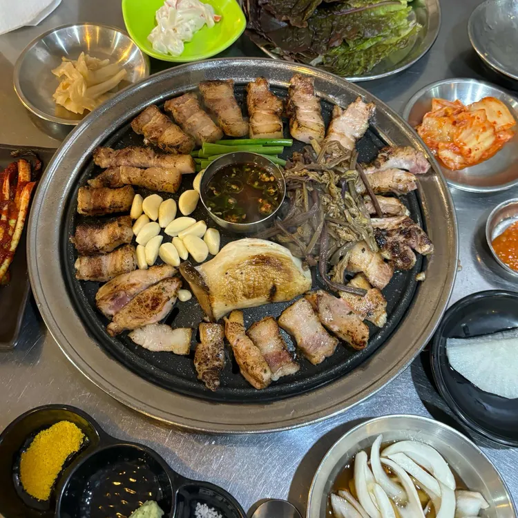 육덕돼지 대표 사진