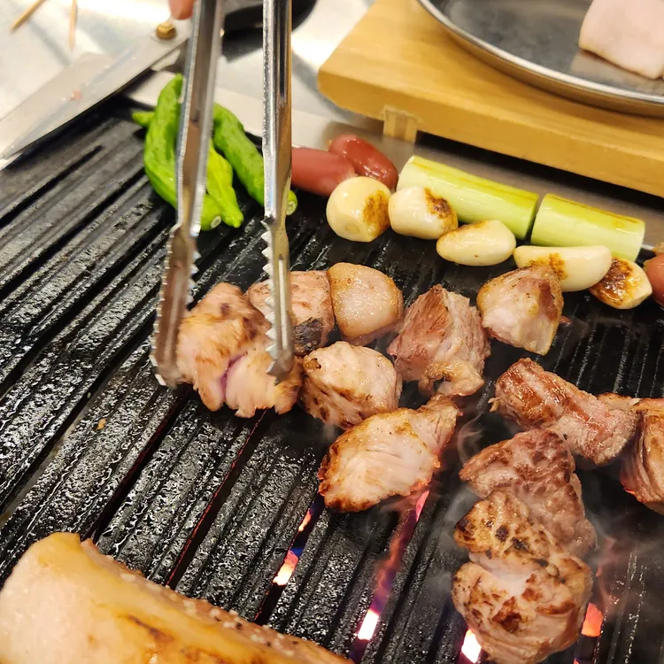 꼭대기 연탄 대표 사진