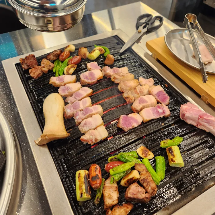 꼭대기 연탄 대표 사진