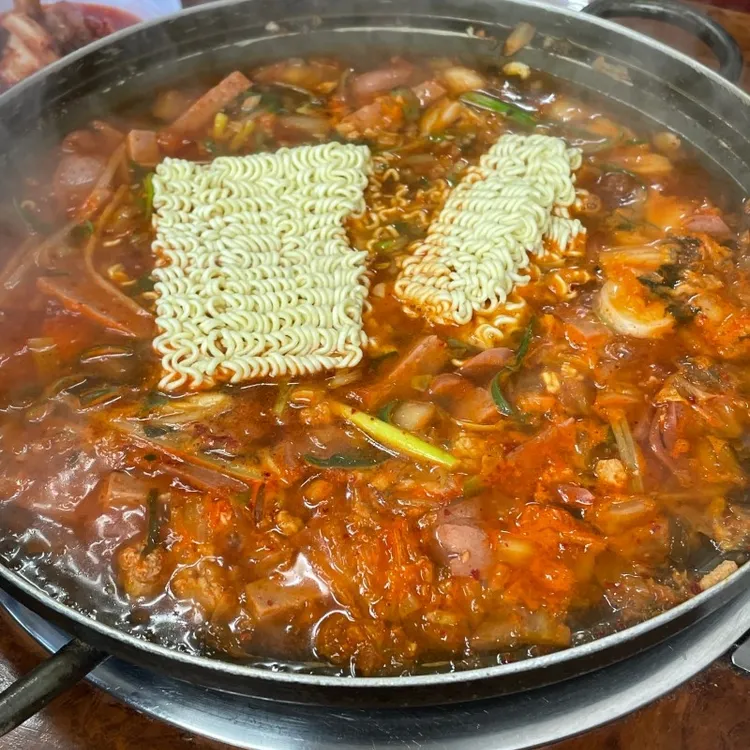 찐짜솥뚜껑삼겹살갈비 대표 사진