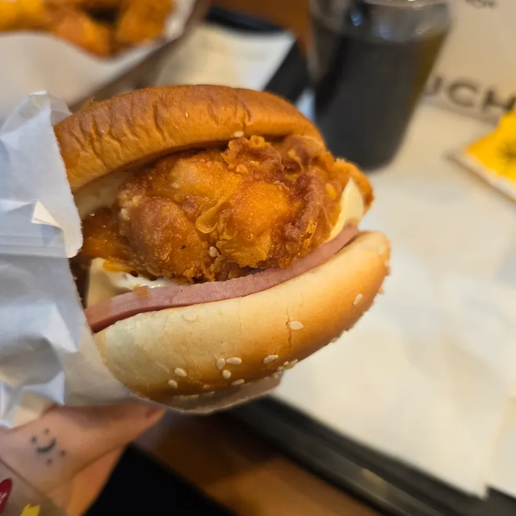 맘스터치 대표 사진