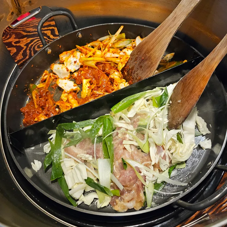 유가네닭갈비 대표 사진