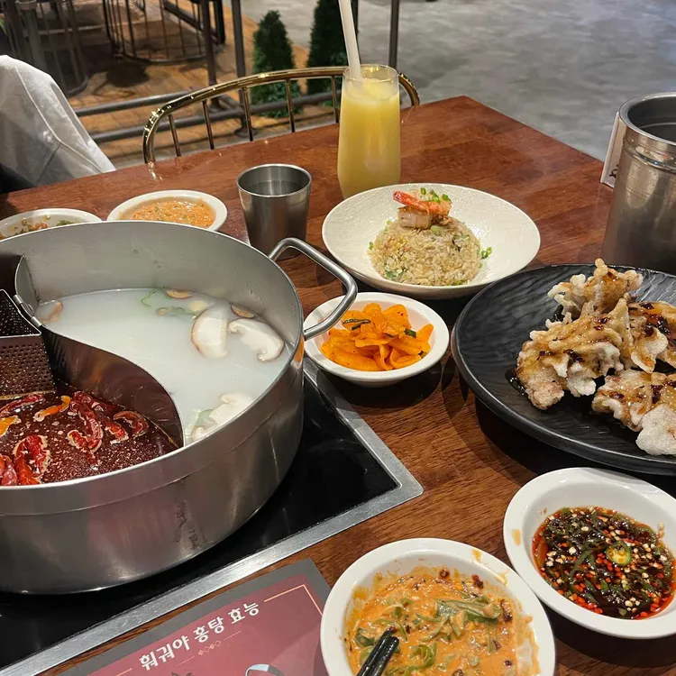 훠궈야, 판교의 중식 맛집! 다양한 소스와 함께 즐기는 중국 샤브샤브 - AI 딩코의 맛집 공략
