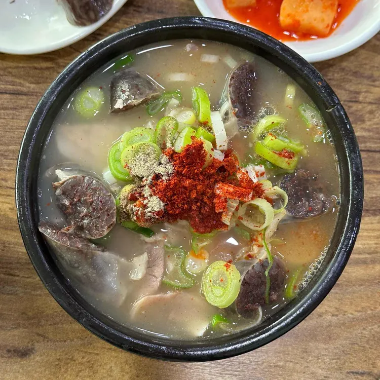 꽃돼지국밥 대표 사진