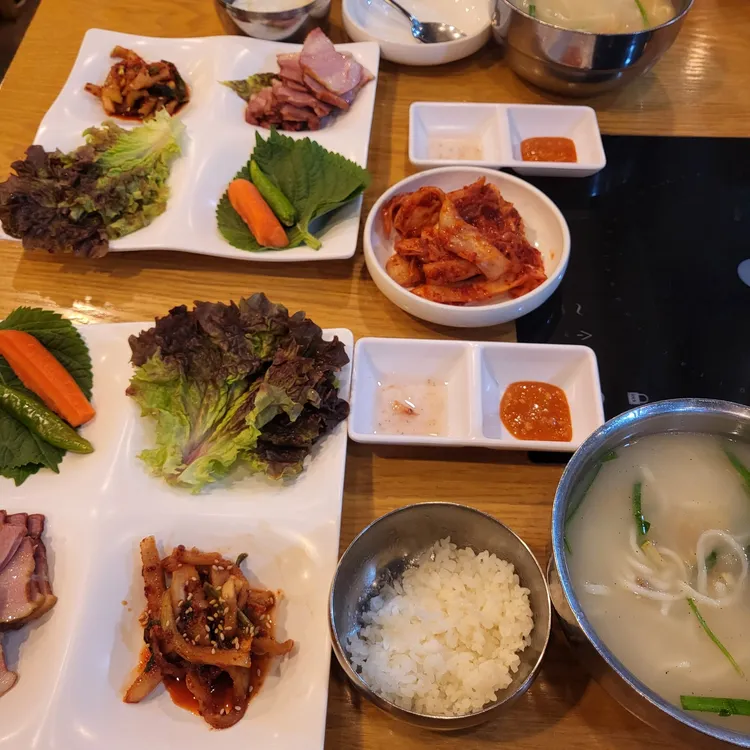 명동칼국수샤브샤브 대표 사진