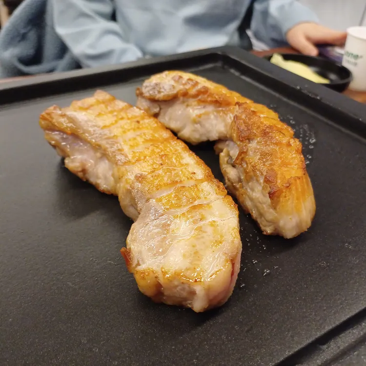 여유돼지 대표 사진