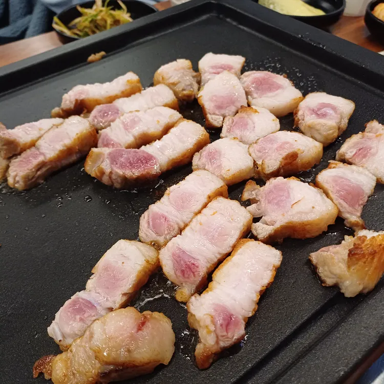 여유돼지 대표 사진