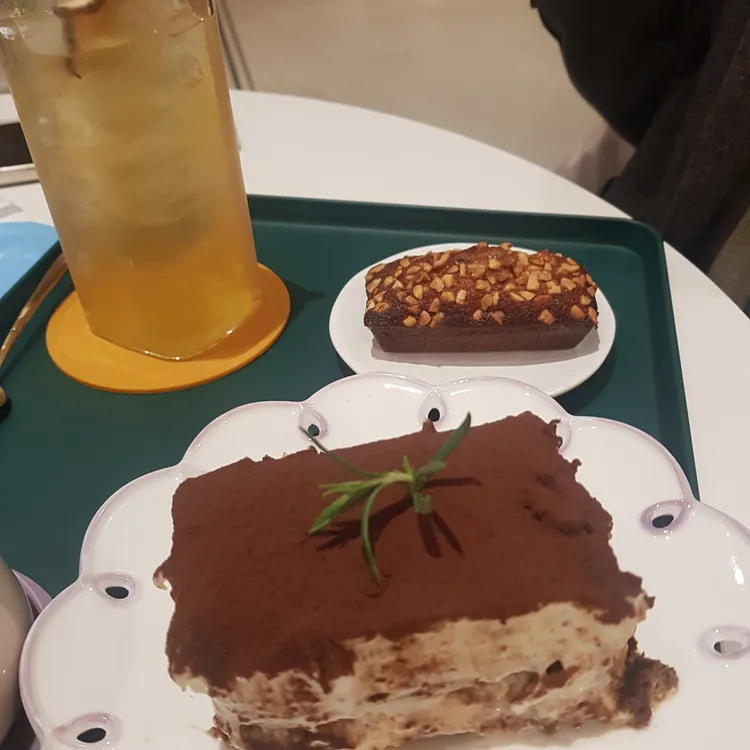 카페 공석 대표 사진