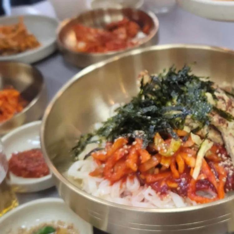 밀미뼈칼국수 대표 사진