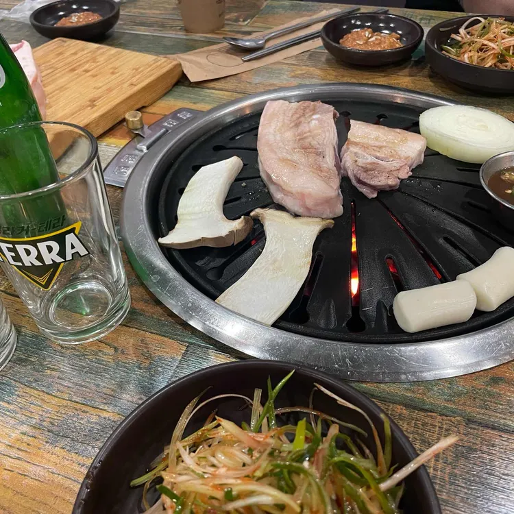 꿀꿀이통돼지 대표 사진