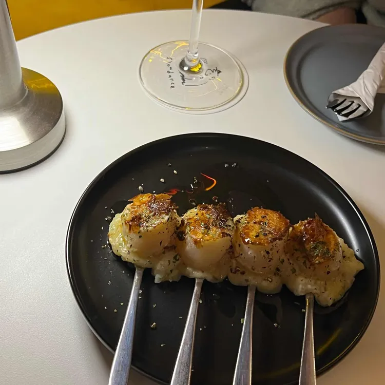 슬로우댄스 대표 사진