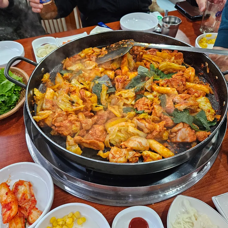 운수대통춘천닭갈비 대표 사진