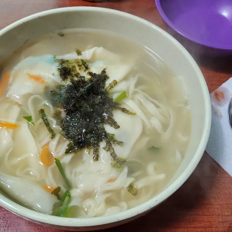 유리집 손칼국수 대표 사진