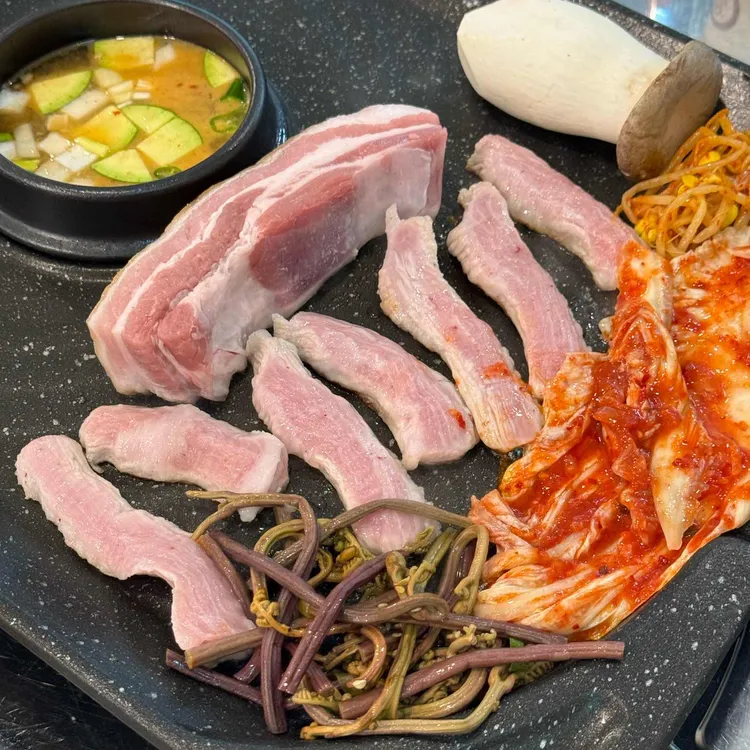 통통돼지 대표 사진