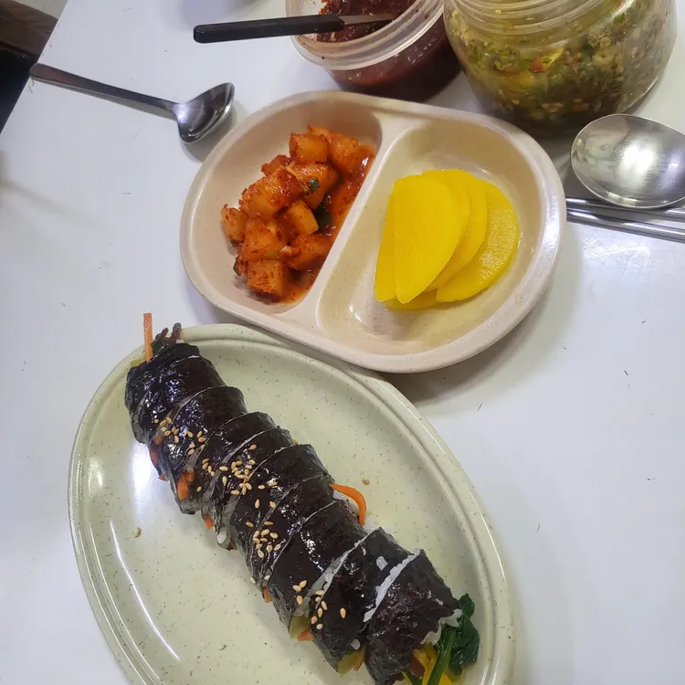 맛나칼국수&김밥 대표 사진