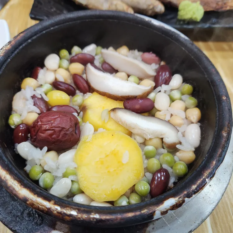 사랑이네 연탄불 생선구이 대표 사진