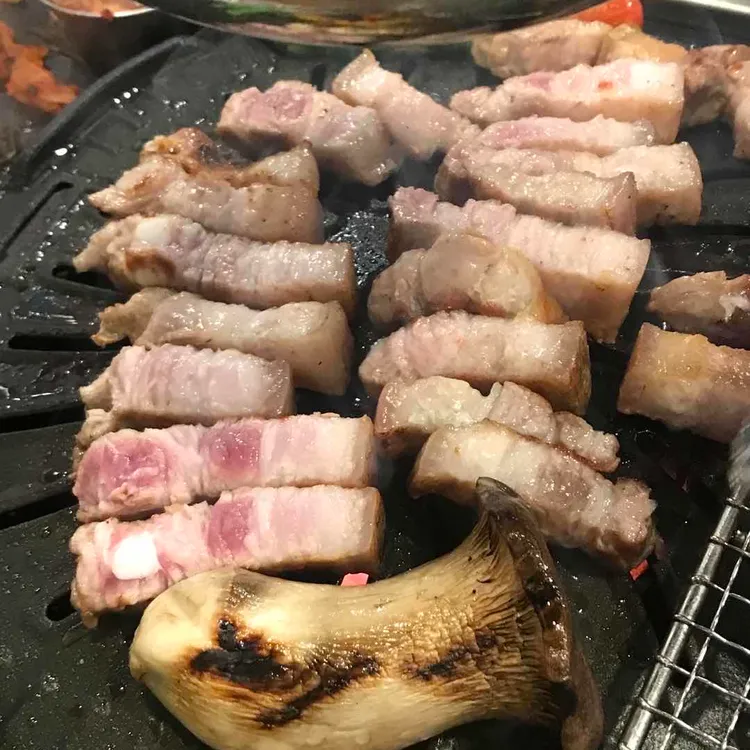 초심 불타는 오겹살 대표 사진
