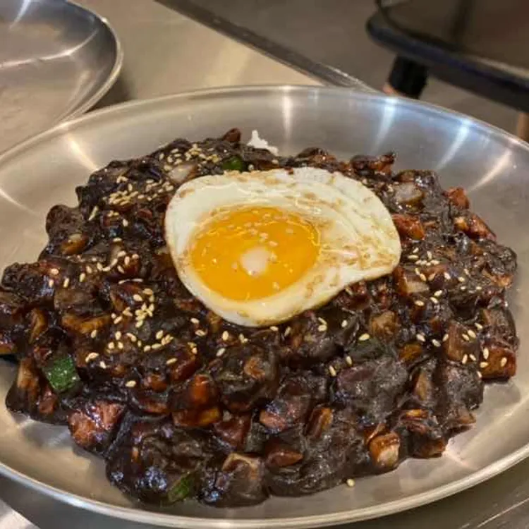 용돼지 대표 사진