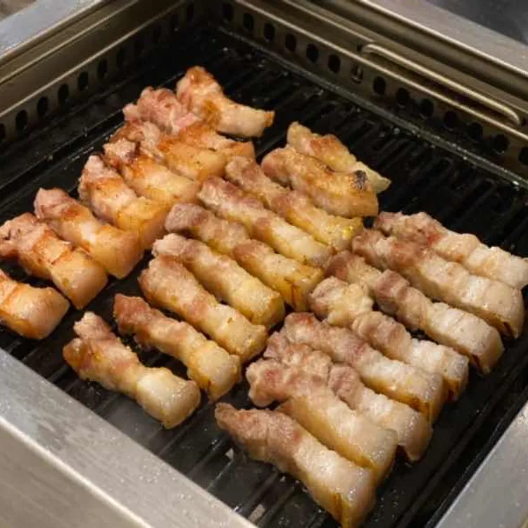 용돼지 대표 사진