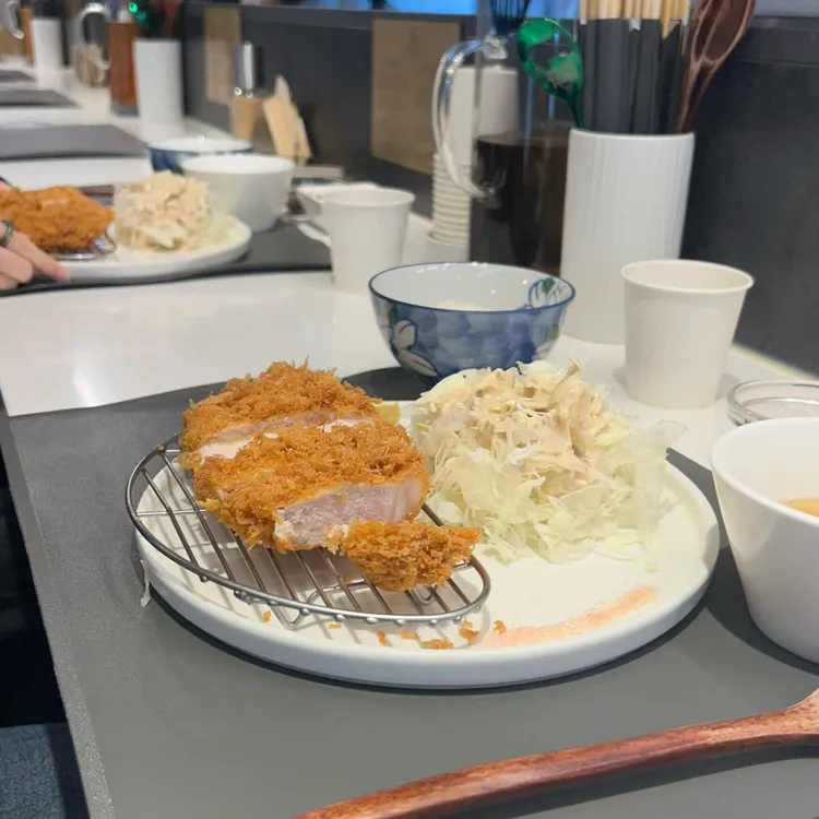카츠이로하 대표 사진