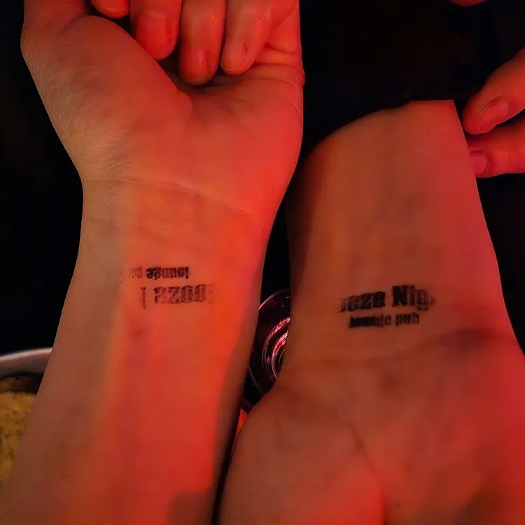 부즈나잇 대표 사진