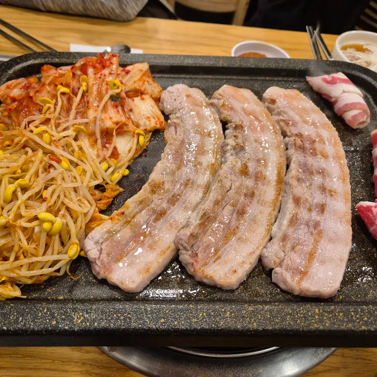 강남꿀돼지 대표 사진