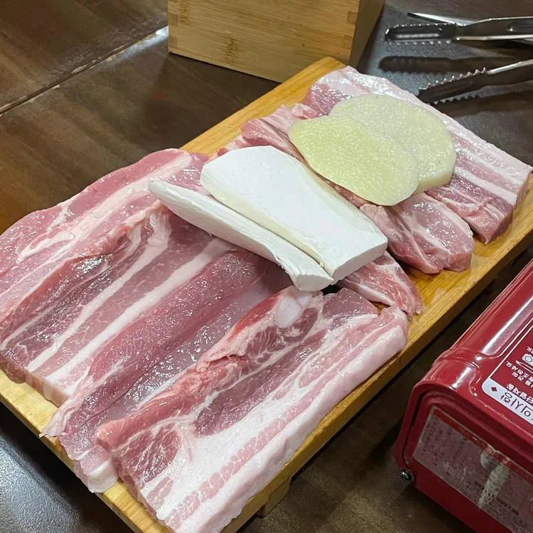 고기굽는 사람들 대표 사진