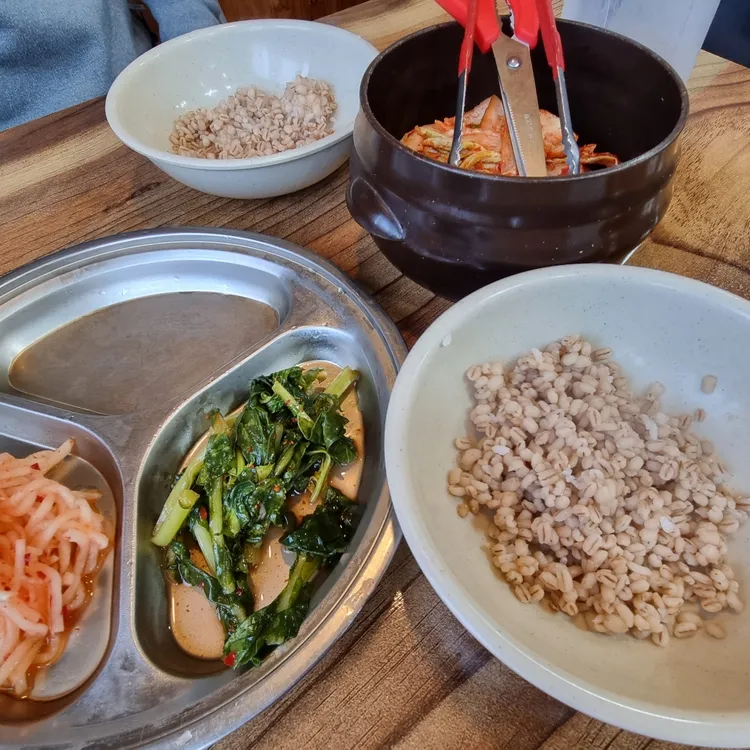옛날보리밥 삼색칼국수 대표 사진