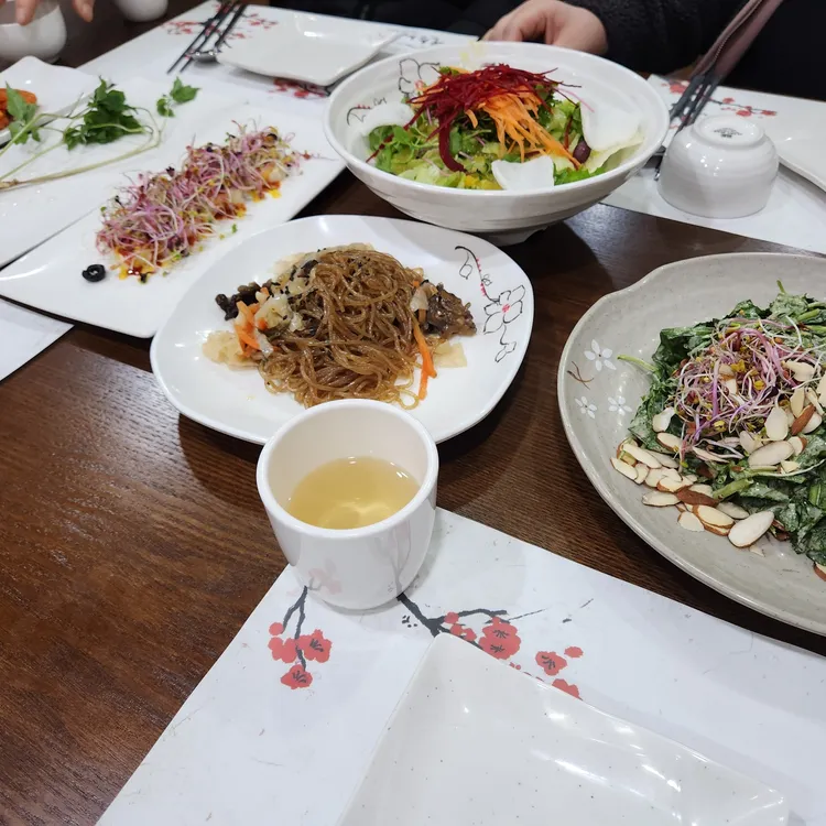 산아래 대표 사진