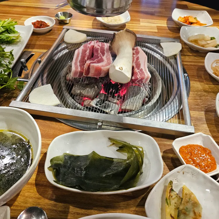 솔방구리삼겹살 대표 사진