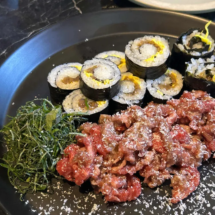아뷔 대표 사진