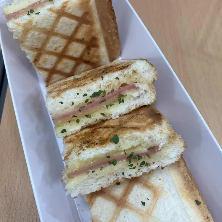 해적카페&와플그래 대표 사진