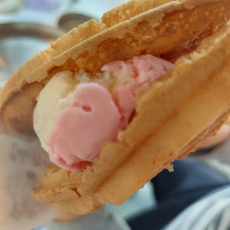 쿠니네 와플 대표 사진