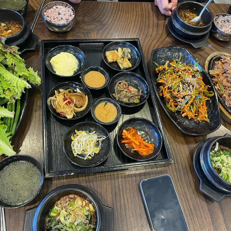 웰빙 황토우렁이 쌈밥 대표 사진