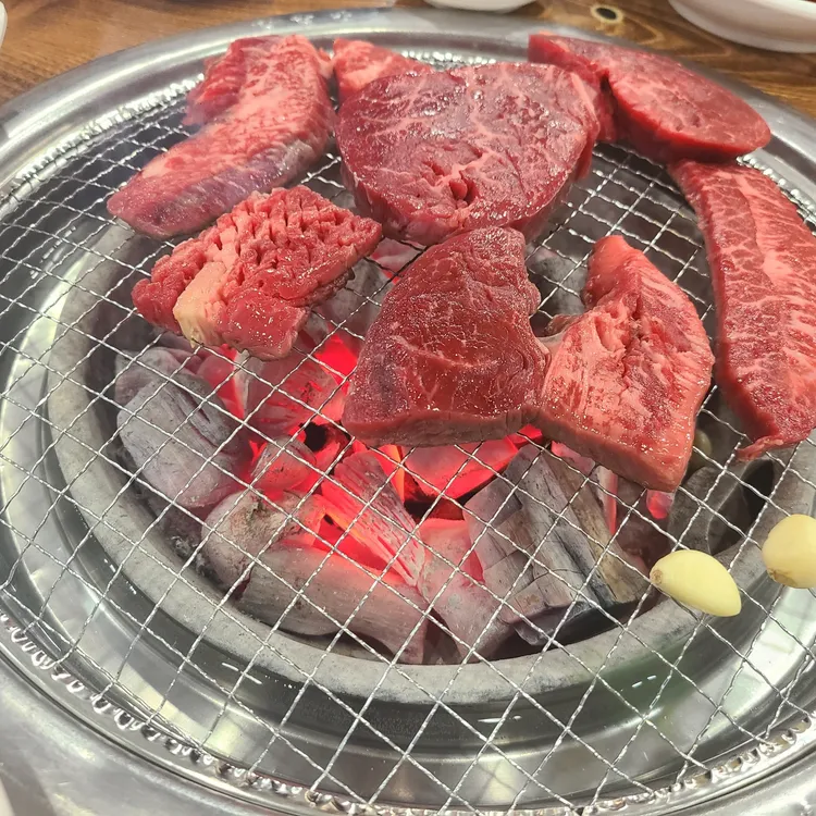 착한우리한우 정육식당 대표 사진