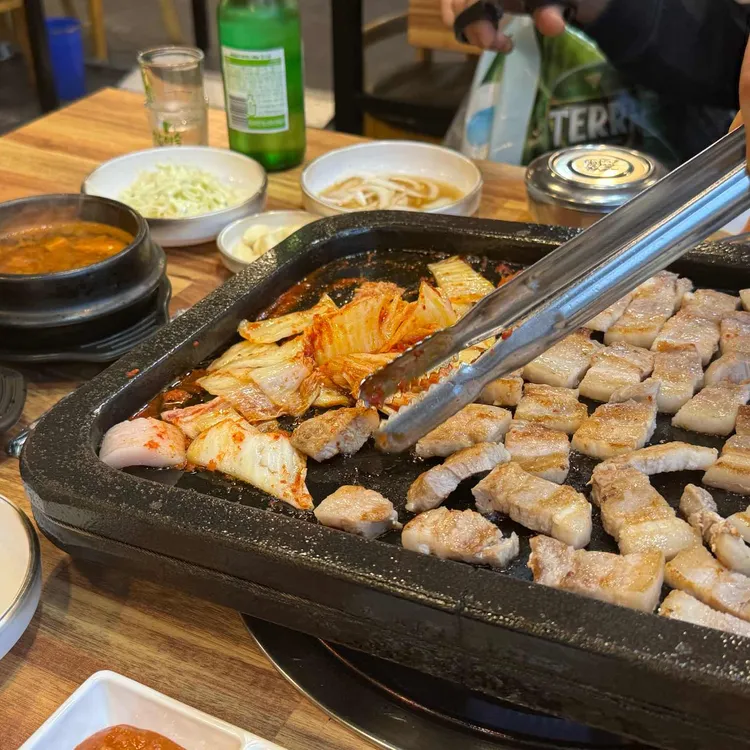 제주화산석돌판구이 대표 사진