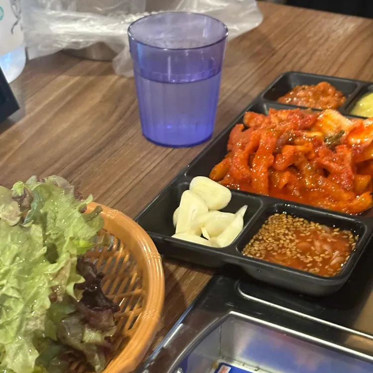 신촌 정직한족발 대표 사진