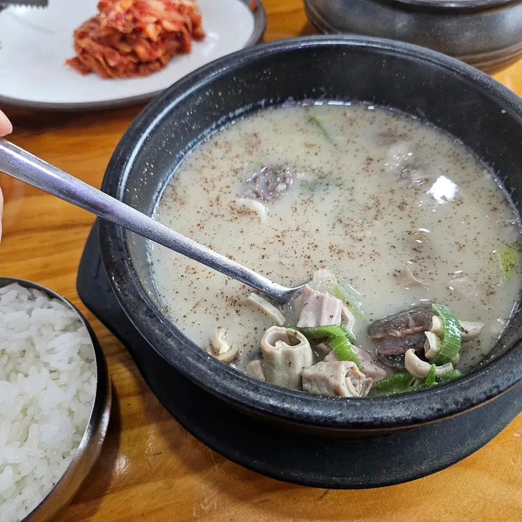 윤가네토종순대국 대표 사진
