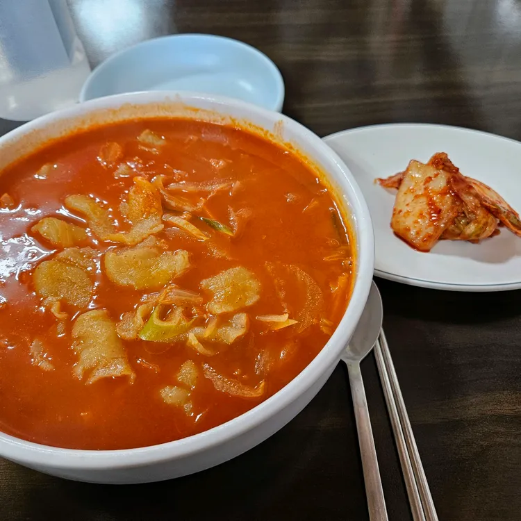 이천성 모메존칼국수 대표 사진