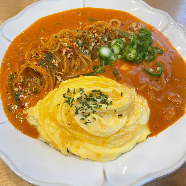 오므파탈 대표 사진