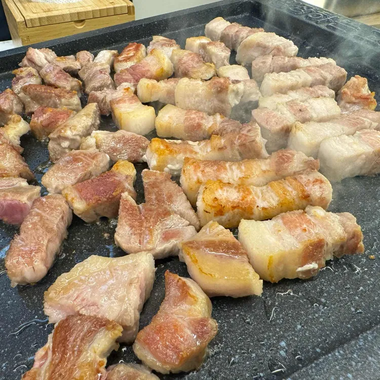 김장하는고깃집향산리 대표 사진